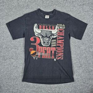 Vintage 1993 Logo 7 Chicago Bulls 3peat Sof Tee USA Single Stitch Shirt Mens M